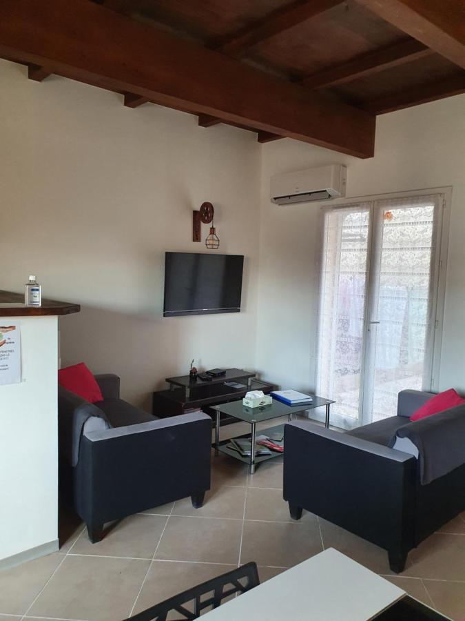 Appart A Climatise Sur Coursan Exterior foto